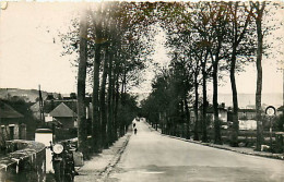 78* BONNIERES   Route De Paris  (CPSM 9x14cm)         RL08.1301 - Bonnieres Sur Seine