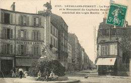 92* LEVALLOIS PERRET  Monument Capitaine Brau,,, Et Martin     RL10.0563 - Levallois Perret
