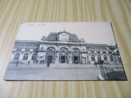 CPA Mons (Belgique).La Gare - Carte Animée. - Mons