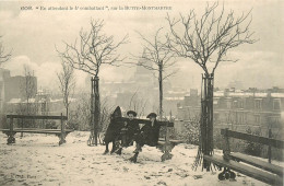 75* PARIS (18)    Butte Montmartre  En Attendant Le 4e Combattant       RL27,0777 - Distrito: 16