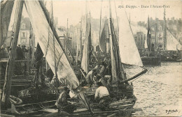 76* DIEPPE  Dans L Avant Port     RL27,1570 - Dieppe