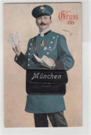 39122311 - Leporello Muenchen. Brieftraeger Mit 10 Verschiedenen Abbildungen In Der Umhaengetasche Gelaufen. Leichte St - München
