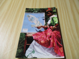 CPSM Martinique - La Martinique Vous Accueille - Jeune Fille En Costume Local. - Andere & Zonder Classificatie