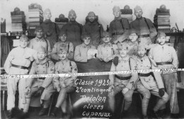 1923-1925 / CARTE PHOTO / 8e RI ( WIESBADEN / KÖNIGSTEIN )/ CYCLISTES / REGIMENT D'INFANTERIE / ELEFANT / INSIGNE 167e - Krieg, Militär