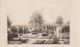 AK Foto Deutsche Soldaten B Beerdigung - Militärmusik Salut - Feldpost Lehr-Inf.-Regt. 3. Garde Inf. Div. - 1916 (69547) - War 1914-18