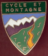 ** BROCHE  CYCLE  Et  MONTAGNE ** - Brooches