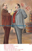 R056935 Old Postcard. Men Drinking Beer - Monde