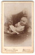 Fotografie Hermann Lorenz, Güstrow, Portrait Säugling In Leibchen  - Personnes Anonymes