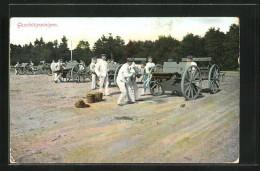 AK Soldaten Beim Geschützreinigen, Artillerie  - Guerre 1914-18