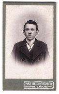 Fotografie Max Reichenbach, Schärding / Inn, Bahnhofstr. 183, Portrait Dunkelhaariger Bube Mit Krawatte Im Jackett  - Anonymous Persons