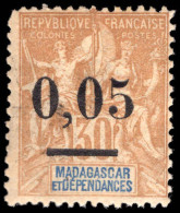 Madagascar 1902 0,05 On 30c Cinnamon Type 2 Unmounted Mint. - Nuovi