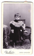 Fotografie Otto Martin, Dresden-Löbtau, Reisewitzerstr. 20, Portrait Bildschönes Kleines Mädchen Im Bestickten Samt  - Personnes Anonymes