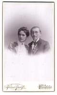 Fotografie Hahn Nachf., Dresden-A., Ferdinandstr. 11, Portrait Eines Elegant Gekleideten Paares  - Anonyme Personen