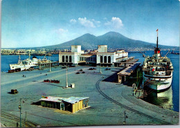 20-5-2024 (5 Z 36) Italy - Gare Maritime De Naples / Napoli  / Ship In Port In Naples - Commercio