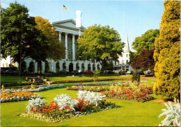 20-5-2024 (5 Z 36) UK - (posted To Australia In 1999)  Cheltenham Imperial Gardens - Fleurs