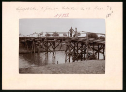 Fotografie Brück & Sohn Meissen, Ansicht Riesa, Behelfsbrücke Des 2. Königlich Sächsisches Pionier-Bataillon Nr. 22  - Guerre, Militaire