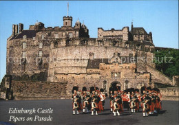72571604 Edinburgh Castle Pipers On Parade Edinburgh - Autres & Non Classés