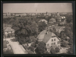 Fotografie Brück & Sohn Meissen, Ansicht Arnsdorf I. Sa., Blick Auf Die Stadt Mit Einzelstehendem Wohnhaus  - Orte