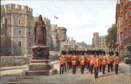 10985735 Windsor_Castle Victoria Statue  - Other & Unclassified