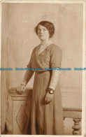 R059578 Woman. Old Photography - Wereld