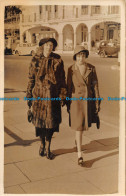 R059710 Two Women. Old Photography - World