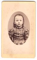 Fotografie Chr. Beitz, Arnstadt, Niedliches Junges Mädel Im Karrierten Hochgeschlossenen Kleidchen  - Anonymous Persons