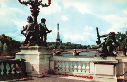 75-PARIS LA TOUR EIFFEL-N°T5309-G/0121 - Tour Eiffel