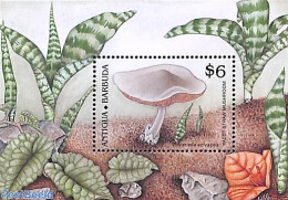 Antigua & Barbuda 1989 Volvariella Volvacea S/s, Mint NH, Nature - Mushrooms - Mushrooms