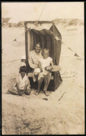 Fotografie Arthur Dreyer, St. Peter, Ansicht St. Peter, Mutter Mit Töchtern Beim Strandausflug Im Stradkorb 1927  - Lugares