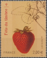2011 - 4535 - Fête Du Timbre. Fraisier Rubis -- Timbre Parfumé à La Fraise -- - Ungebraucht