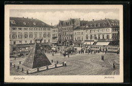 AK Karlsruhe, Marktplatz Mit Pyramide Und Strassenbahnen  - Tramways