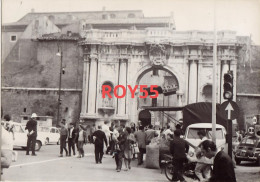 Lazio-roma Quartiere Trastevere Porta Portese Ingresso Porta Del Mercato Animatissima Veduta Fine Anni 60 (v.retro) - Autres & Non Classés