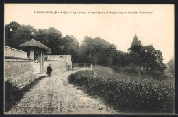 CPA Champagne, Les Broux Et L`entraée Du Chateau, Rue Du General Corbineau  - Autres & Non Classés