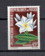 NIGER   N° 141     NEUF SANS CHARNIERE  COTE 3.20€    FLEUR FLORE - Niger (1960-...)