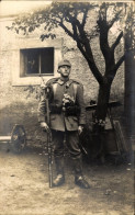 Photo CPA Deutscher Soldat In Uniform, Regiment 102, Standportrait, I WK - Other & Unclassified