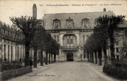 CPA Villers Cotterêts Aisne, Chateau De Francois 1er, La Cour D'Honneur - Autres & Non Classés