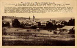 CPA Dourdan Essonne, Gesamtansicht, Kirche - Autres & Non Classés