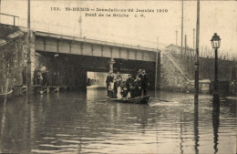 CPA St. Denis Seine-Saint-Denis, Hochwasser Januar 1910, Pont De La Briche, Boot - Other & Unclassified
