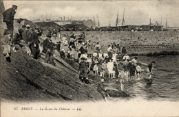 CPA Brest Finistère, La Greve Du Chateau - Other & Unclassified
