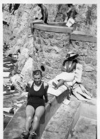 Photographie Vintage Photo Snapshot Antibes Maillot Bain Sexy Mode - Lieux
