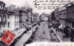 79 - Deux Sevres -  NIORT - La Rue Victor Hugo Vers Les Halles - Niort
