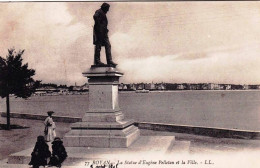 17 - Charente Maritime -  ROYAN -  La Statue D Eugene Pelletan Et La Ville - Royan