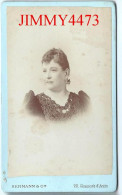 CARTE CDV - Phot-Edit. (PESME) HERMANN & Cie - Portrait D'une Femme En 1892 à Identifier - Tirage Aluminé 19 ème - Antiche (ante 1900)