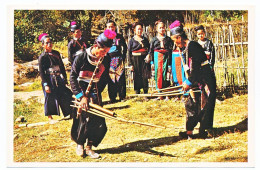 CPSM 10.5 X 15 Thaïlande (8) Thai-Meo Hill-Tribe Men And Women Playing Music By Using Bamboo-Sticks At Chiengmai * - Thaïlande