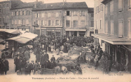 VERNOUX (Ardèche) - Place Du Cadet - Un Jour De Marché - Foire Aux Bestiaux - Vernoux