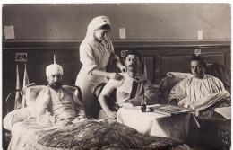 25 BESANCON CARTE PHOTO **Hôpital Militaire 1915, Infermière** 2 Scans - Besancon