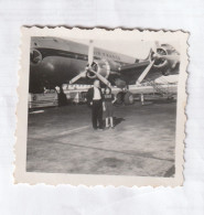 AST - PHOTO FORMAT 6 X 6  ORLY 1948 PERE ET FILLE DEVANT L'AVION AIR FRANCE - Personnes Anonymes
