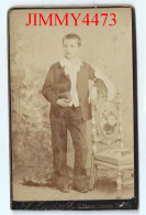CARTE CDV - Phot. La Nuit S.G.D.G - Portrait D'un Jeune Communiant, à Identifier - Tirage Aluminé 19 ème - Antiche (ante 1900)