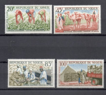 NIGER  PA  N° 31 à 34     NEUFS SANS CHARNIERE  COTE 7.50€   AGRICULTURE - Niger (1960-...)