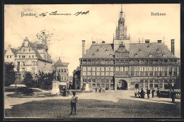 AK Emden / Ostfriesland, Rathaus Mit Denkmal  - Emden